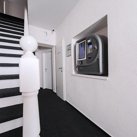 24/7 Selfcheckin Schmiedestrasse Hotel เลียร์ ภายนอก รูปภาพ