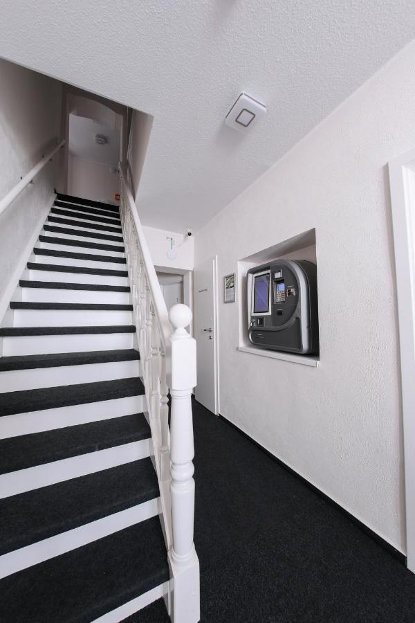 24/7 Selfcheckin Schmiedestrasse Hotel เลียร์ ภายนอก รูปภาพ
